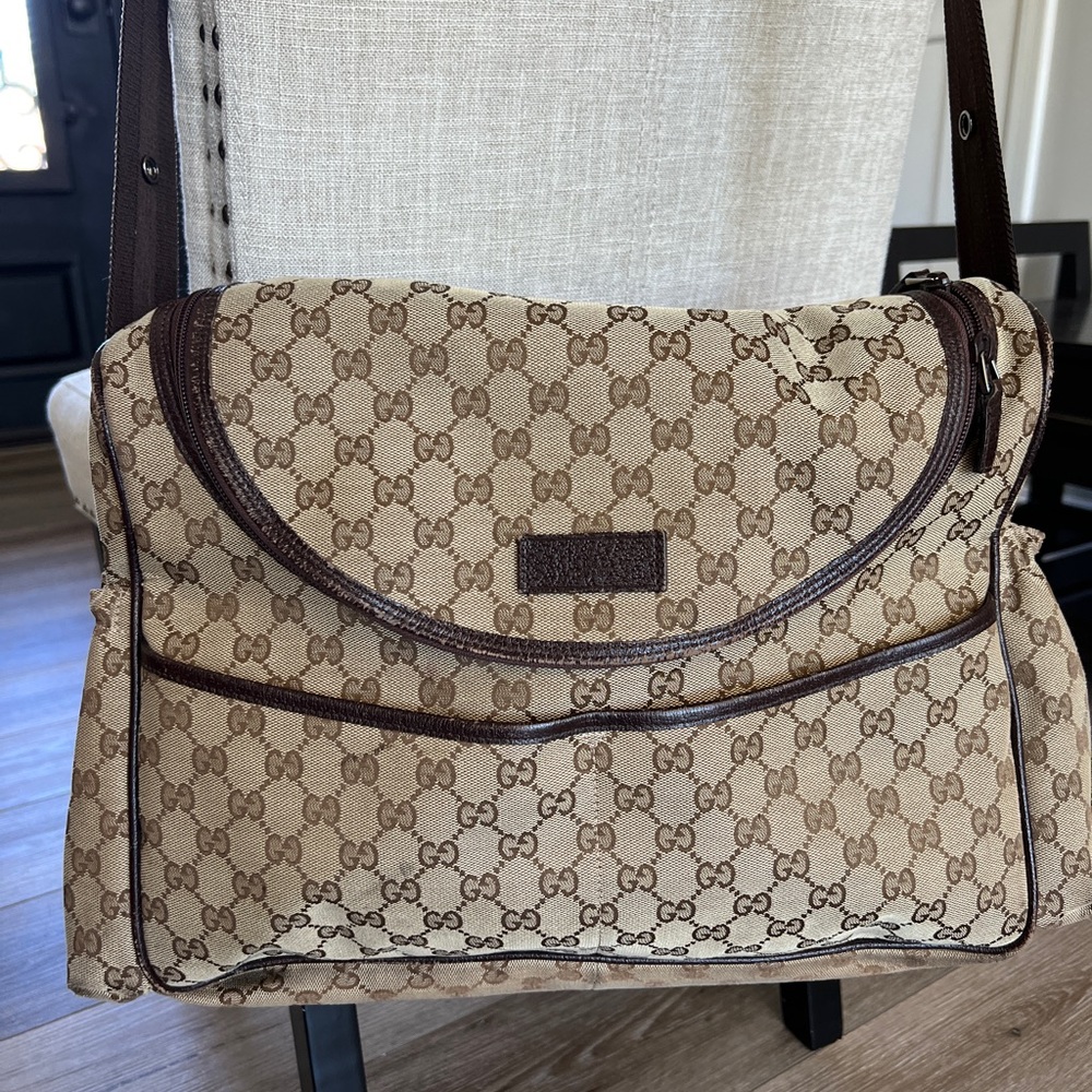 Authentic Gucci GG Diaper Crossbody Messenger Bag - Picture 2 of 16